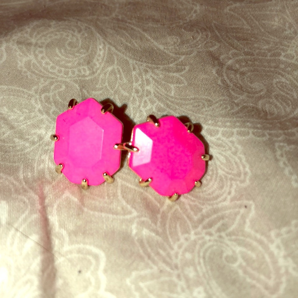 Bright pink Kendra Scott Studs